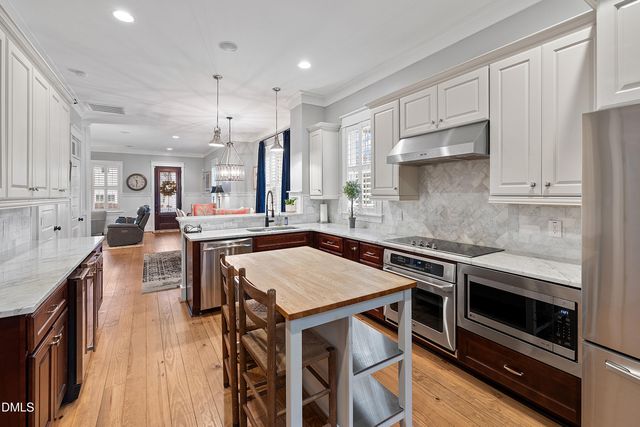 25 Oglethorpe Avenue, Clayton, NC 27527