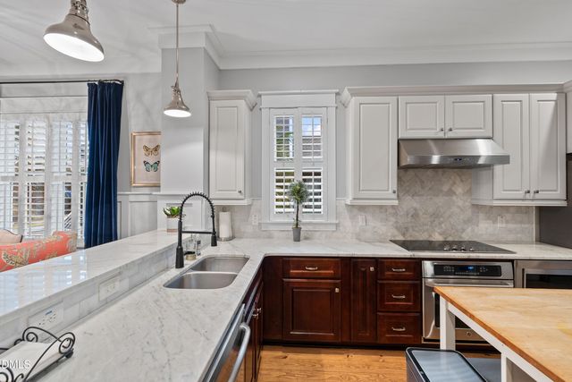 25 Oglethorpe Avenue, Clayton, NC 27527