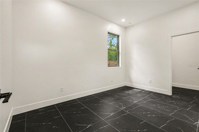 105 GARLAND AVENUE, Seffner, FL 33584