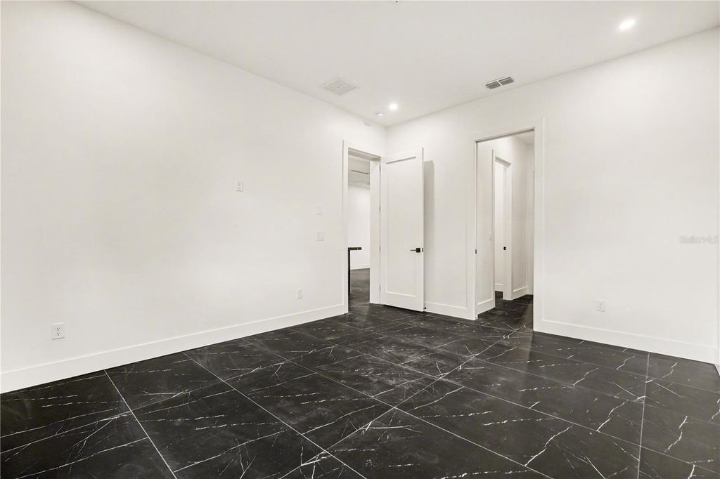 Image 29 of property listing at 105 GARLAND AVENUE, Seffner, FL 33584
