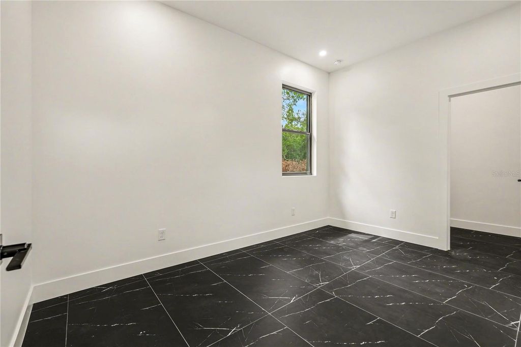 Image 31 of property listing at 105 GARLAND AVENUE, Seffner, FL 33584