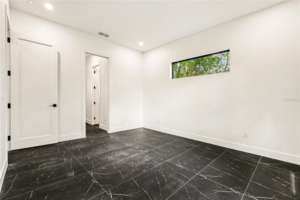 Image 33 of property listing at 105 GARLAND AVENUE, Seffner, FL 33584