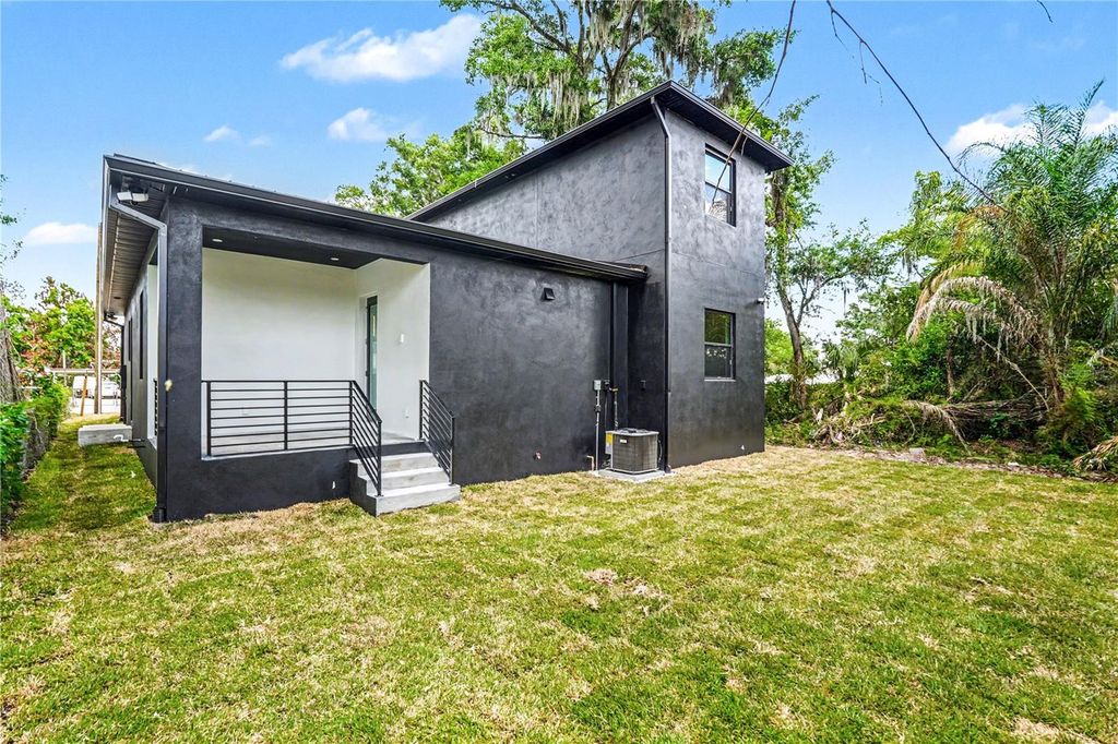 Image 42 of property listing at 105 GARLAND AVENUE, Seffner, FL 33584