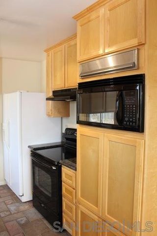 5854 Mott St, San Diego, CA 92122