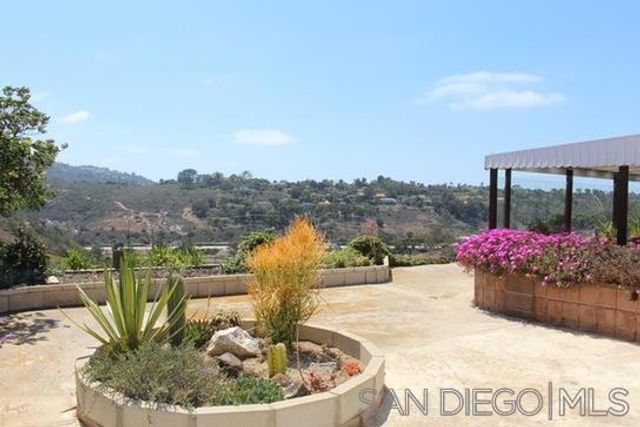 5854 Mott St, San Diego, CA 92122