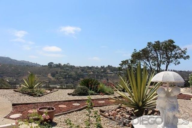 5854 Mott St, San Diego, CA 92122
