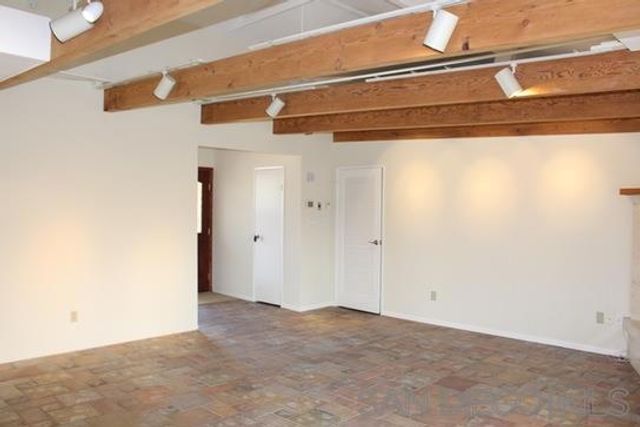 5854 Mott St, San Diego, CA 92122