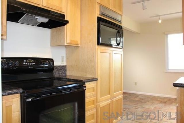 5854 Mott St, San Diego, CA 92122