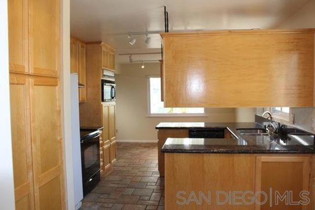 5854 Mott St, San Diego, CA 92122