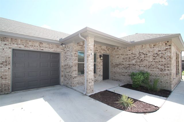 209 Stewart Bend Court A, Azle, TX 76020