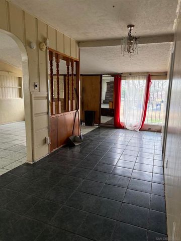 4162 Delta St, San Diego, CA 92113