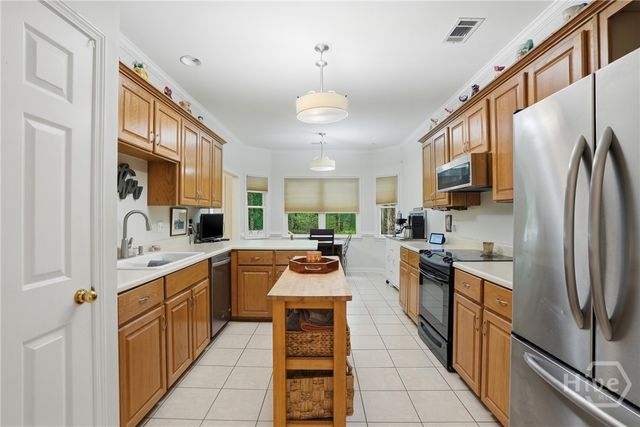 4 Oak Park Place, Savannah, GA 31405