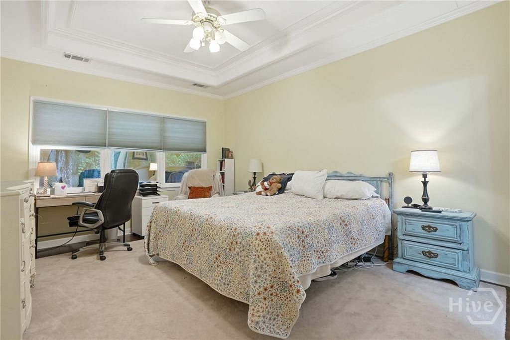 Image 17 of property listing at 4 Oak Park Place, Savannah, GA 31405