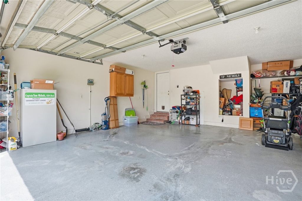 Image 29 of property listing at 4 Oak Park Place, Savannah, GA 31405