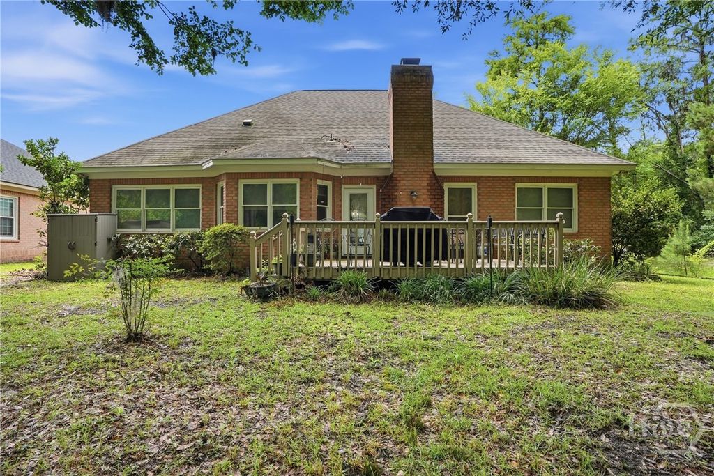 Image 32 of property listing at 4 Oak Park Place, Savannah, GA 31405