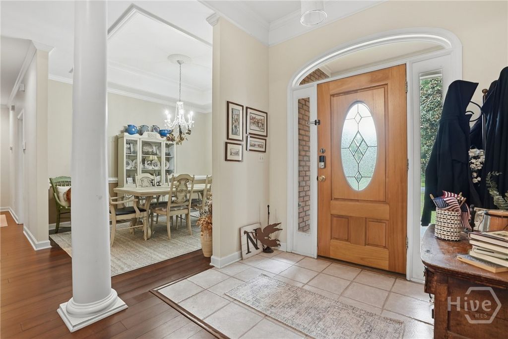 Image 5 of property listing at 4 Oak Park Place, Savannah, GA 31405