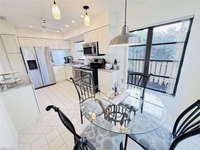 547 Beachwalk CIR, Naples, FL 34108