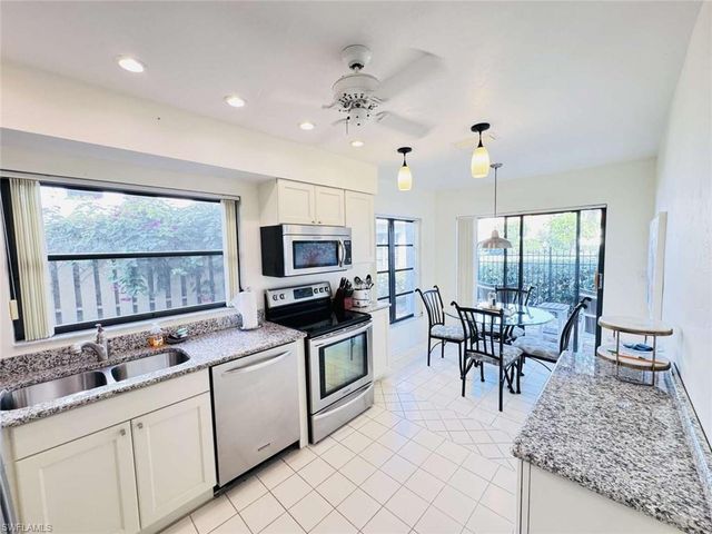 547 Beachwalk CIR, Naples, FL 34108