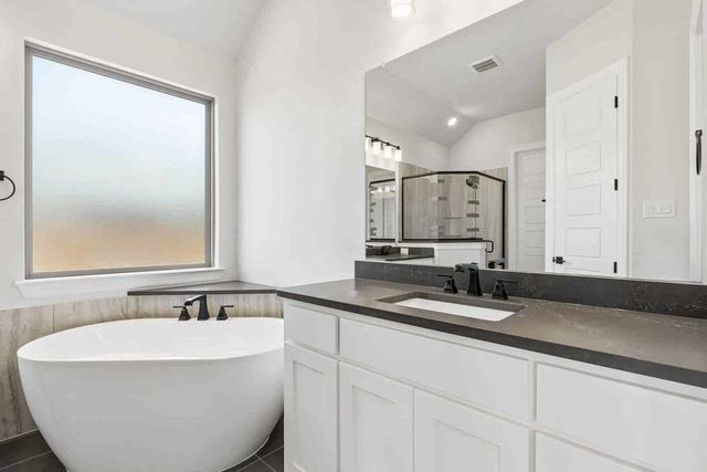 201 Cross Timbers Street, Azle, TX 76020