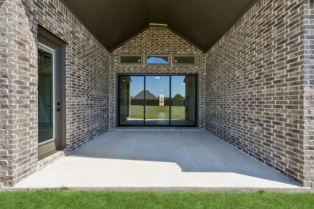 201 Cross Timbers Street, Azle, TX 76020