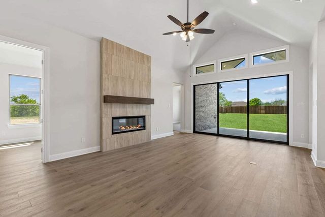 201 Cross Timbers Street, Azle, TX 76020