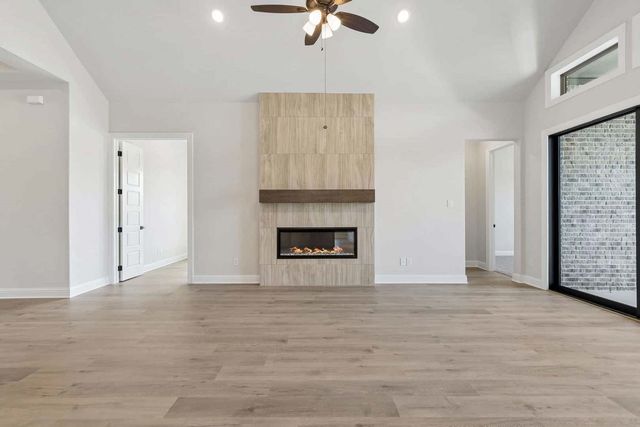 201 Cross Timbers Street, Azle, TX 76020