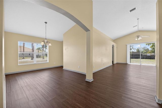 813 CRISTELLE JEAN DRIVE, Ruskin, FL 33570