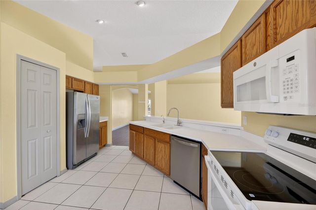 813 CRISTELLE JEAN DRIVE, Ruskin, FL 33570