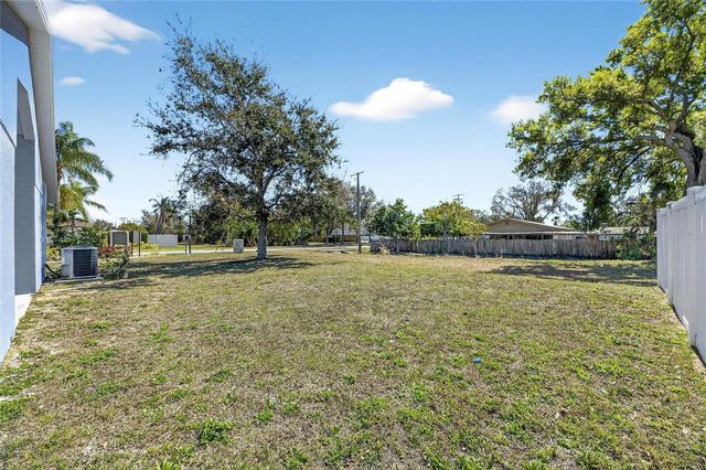 813 CRISTELLE JEAN DRIVE, Ruskin, FL 33570