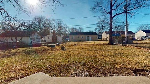 11221 W 69th Street, Shawnee, KS 66203