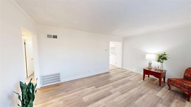 11221 W 69th Street, Shawnee, KS 66203