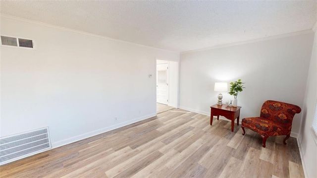 11221 W 69th Street, Shawnee, KS 66203