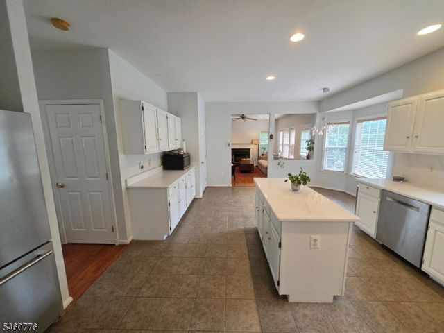 19 Goldenrod Dr, Montgomery Twp., NJ 08502