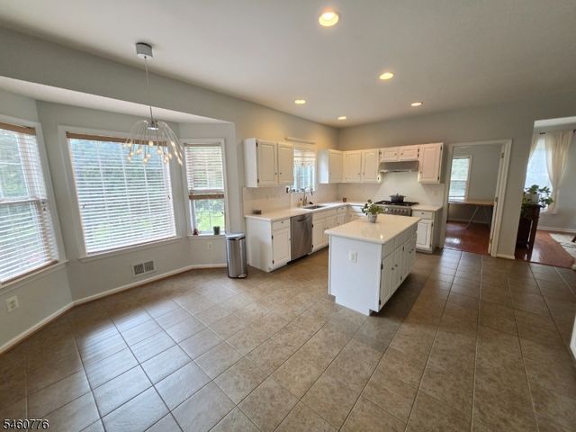 19 Goldenrod Dr, Montgomery Twp., NJ 08502