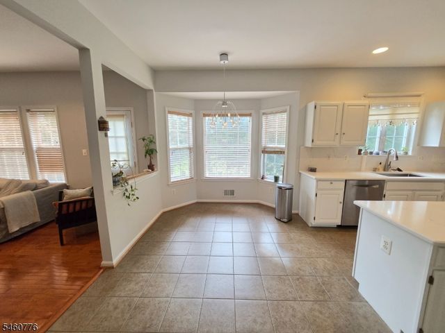 19 Goldenrod Dr, Montgomery Twp., NJ 08502