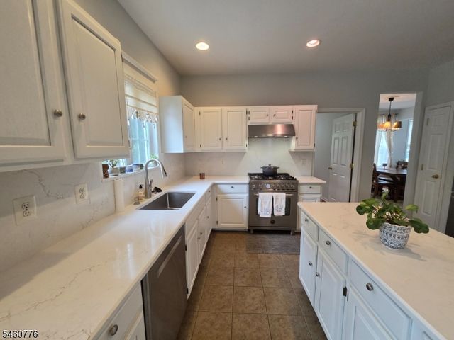 19 Goldenrod Dr, Montgomery Twp., NJ 08502