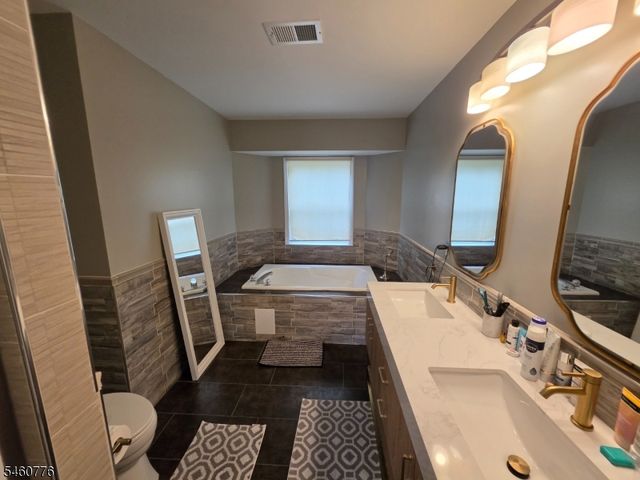 19 Goldenrod Dr, Montgomery Twp., NJ 08502