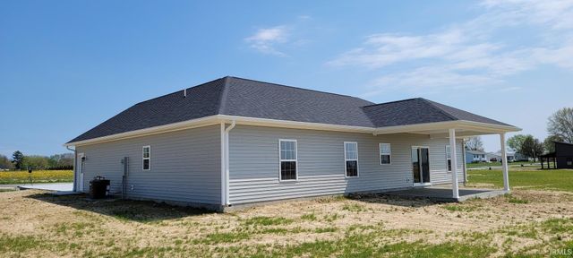 363 Country Court, Loogootee, IN 47553