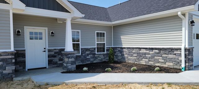 363 Country Court, Loogootee, IN 47553