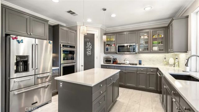 22238 Evening Star Court, Saugus, CA 91390