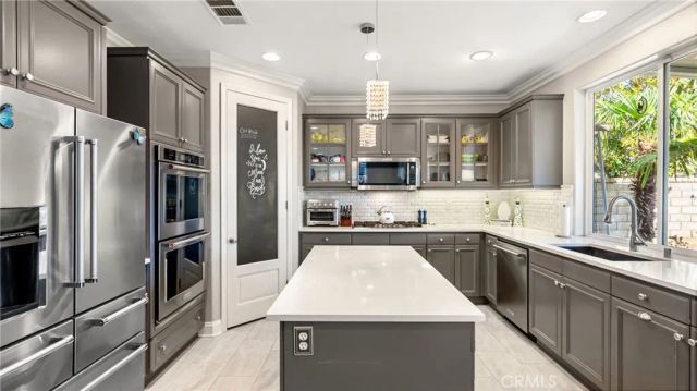 22238 Evening Star Court, Saugus, CA 91390