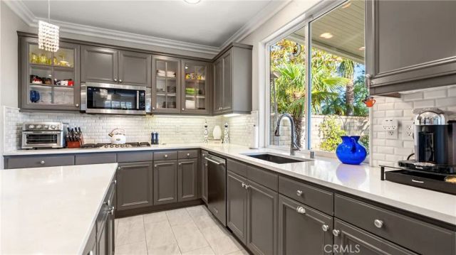 22238 Evening Star Court, Saugus, CA 91390