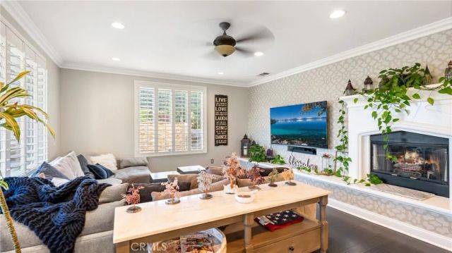 22238 Evening Star Court, Saugus, CA 91390