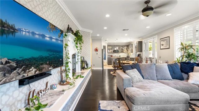 22238 Evening Star Court, Saugus, CA 91390