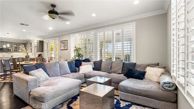 22238 Evening Star Court, Saugus, CA 91390