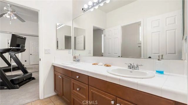 22238 Evening Star Court, Saugus, CA 91390