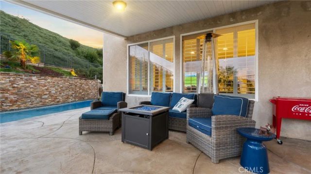 22238 Evening Star Court, Saugus, CA 91390