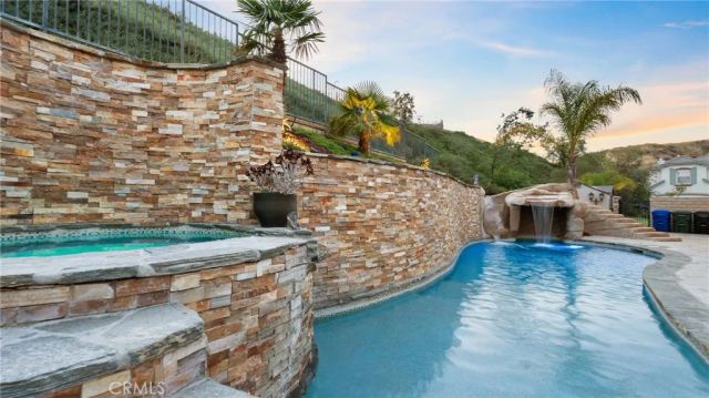 22238 Evening Star Court, Saugus, CA 91390
