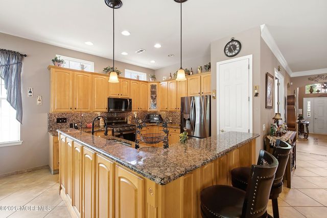 27 Sawgrass Street, Jackson, NJ 08527