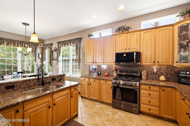 27 Sawgrass Street, Jackson, NJ 08527